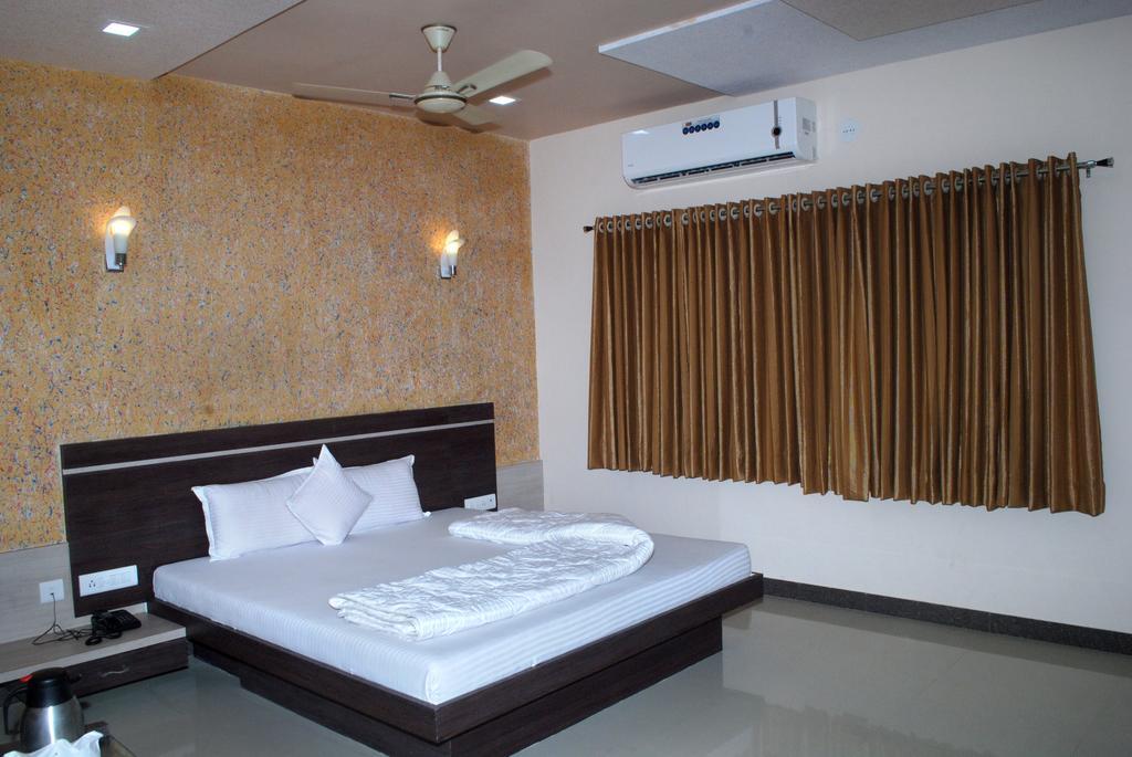 Hotel Sun Plaza Somnāth Chambre photo