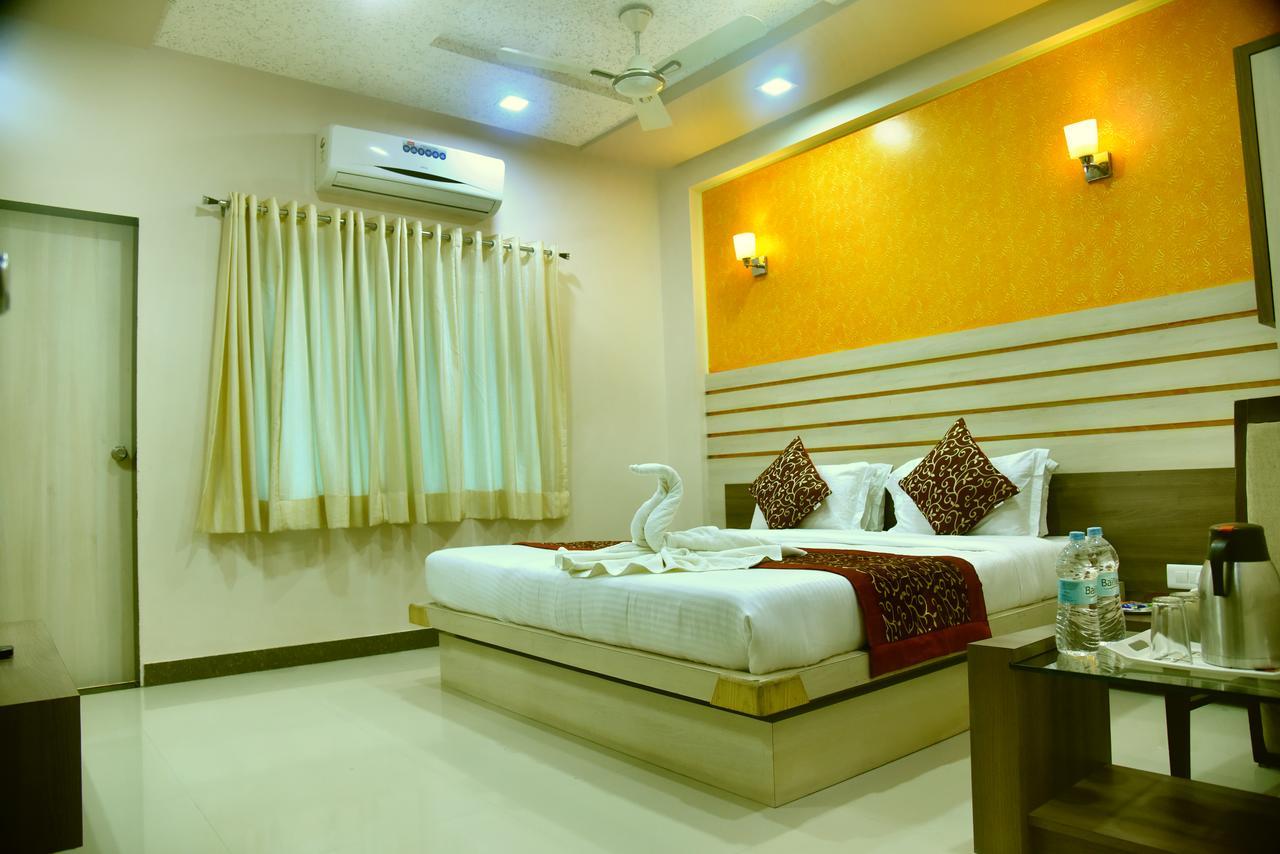 Hotel Sun Plaza Somnāth Extérieur photo